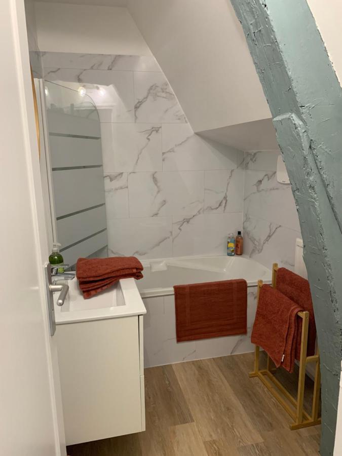 Charmant Appartement Renove Bayeux Exterior foto